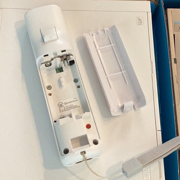 Nintendo Wii Console & Wii Sports Game Nintendo RVL-001 System Complete Box - Picture 5 of 16